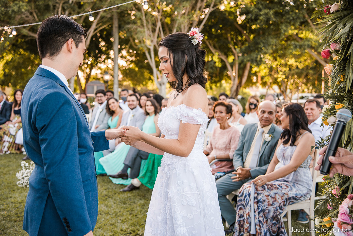 casamento ao ar livre de dia mini wedding vestido de noiva noivo bride wedding inspiration fotografo de casamento em vila velha fotografo de casamento em vitória espirito santo es ninho da roxinha serra por do sol de frente do mar