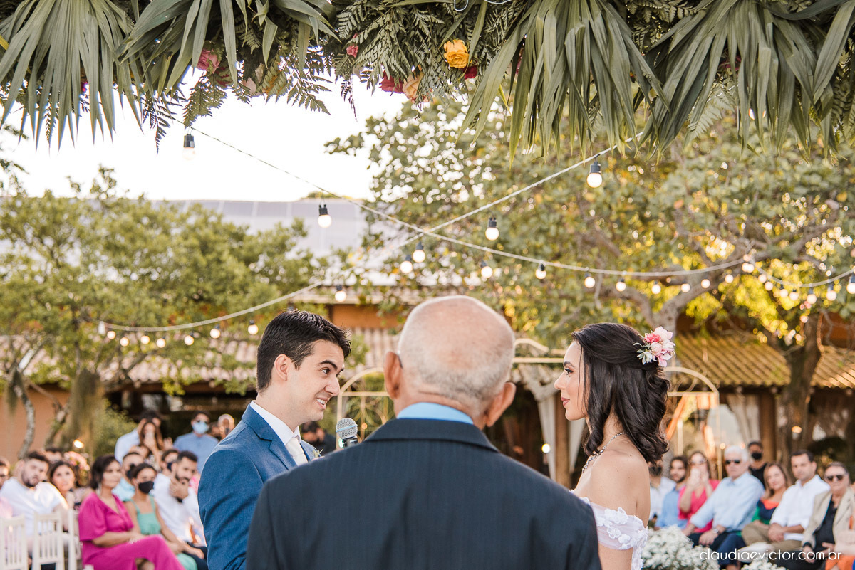 casamento ao ar livre de dia mini wedding vestido de noiva noivo bride wedding inspiration fotografo de casamento em vila velha fotografo de casamento em vitória espirito santo es ninho da roxinha serra por do sol de frente do mar