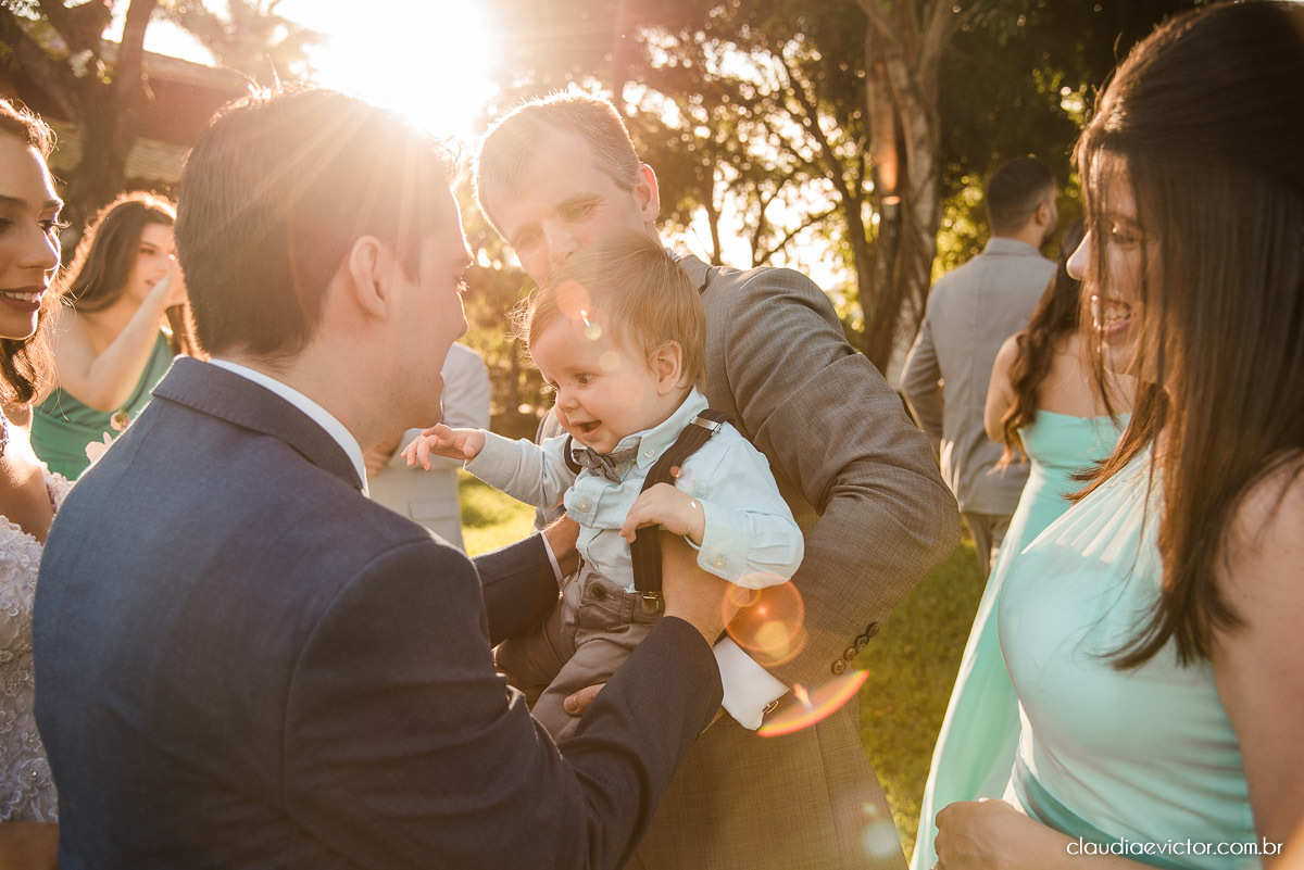 casamento ao ar livre de dia mini wedding vestido de noiva noivo bride wedding inspiration fotografo de casamento em vila velha fotografo de casamento em vitória espirito santo es ninho da roxinha serra por do sol de frente do mar
