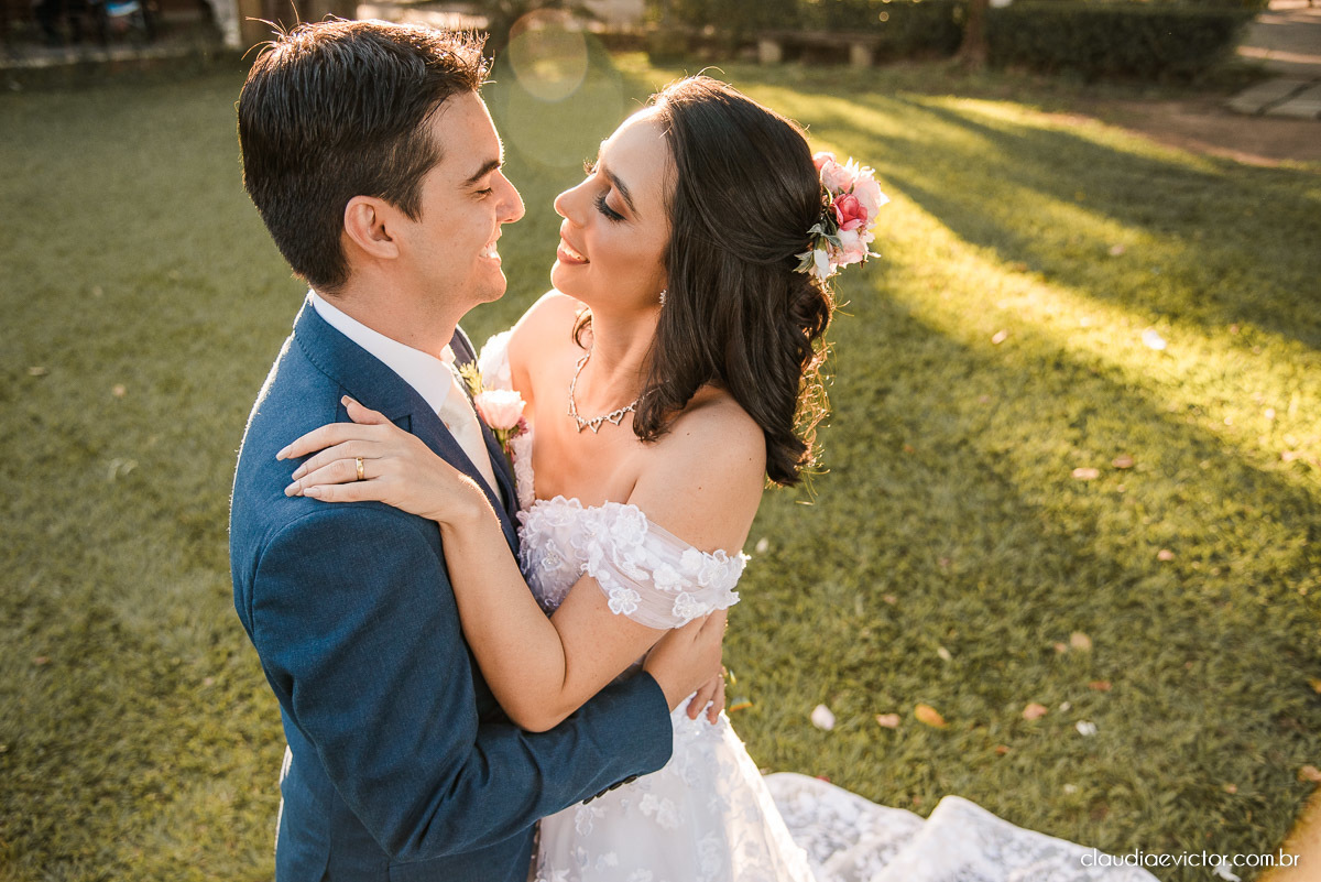casamento ao ar livre de dia mini wedding vestido de noiva noivo bride wedding inspiration fotografo de casamento em vila velha fotografo de casamento em vitória espirito santo es ninho da roxinha serra por do sol de frente do mar