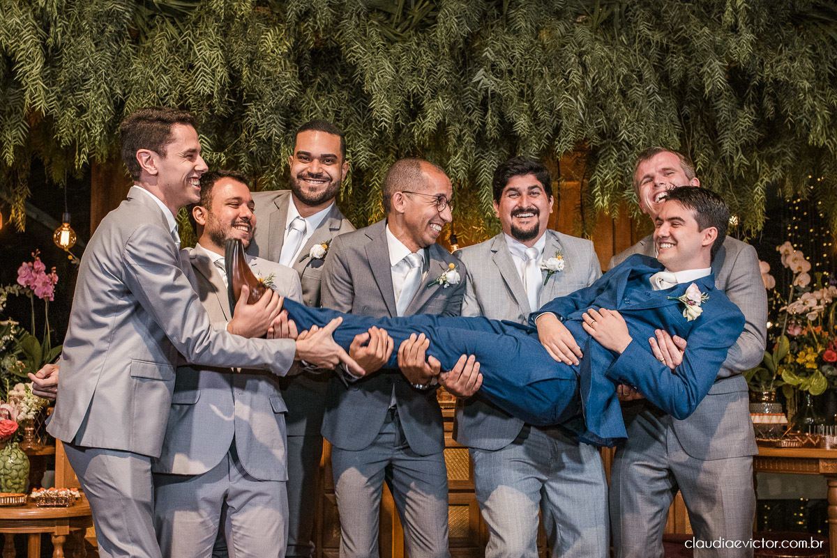 casamento ao ar livre de dia mini wedding vestido de noiva noivo bride wedding inspiration fotografo de casamento em vila velha fotografo de casamento em vitória espirito santo es ninho da roxinha serra por do sol de frente do mar