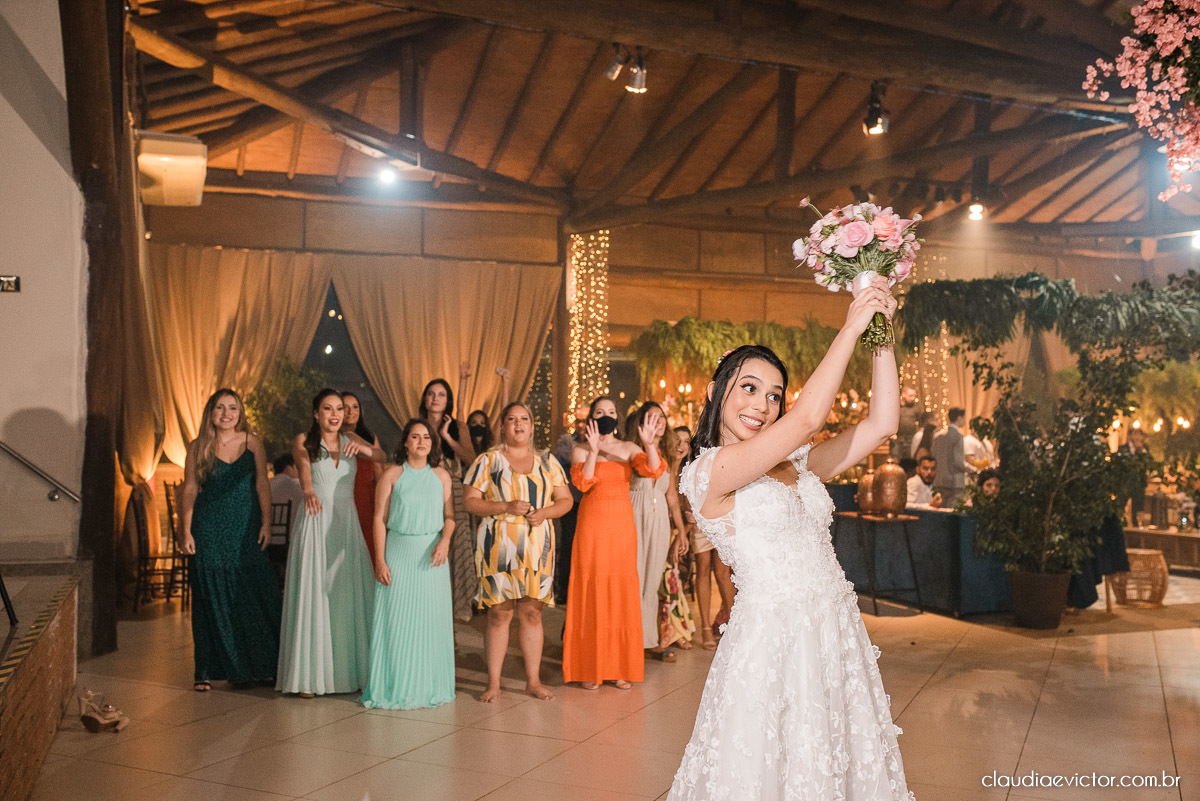 casamento ao ar livre de dia mini wedding vestido de noiva noivo bride wedding inspiration fotografo de casamento em vila velha fotografo de casamento em vitória espirito santo es ninho da roxinha serra por do sol de frente do mar