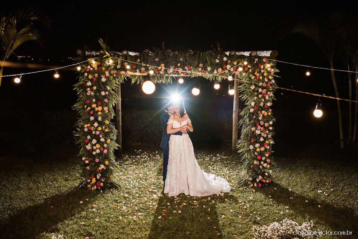 casamento ao ar livre de dia mini wedding vestido de noiva noivo bride wedding inspiration fotografo de casamento em vila velha fotografo de casamento em vitória espirito santo es ninho da roxinha serra por do sol de frente do mar