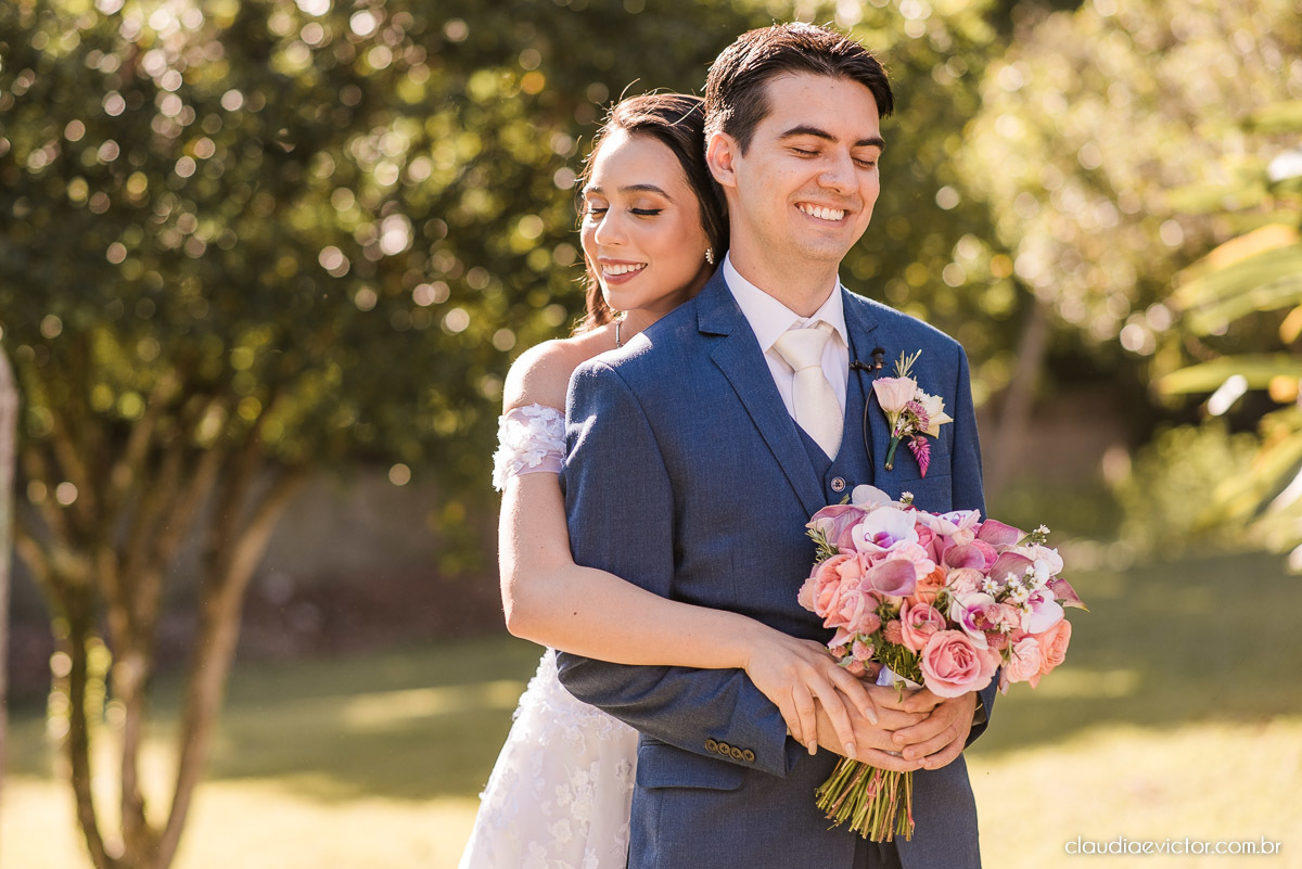 casamento ao ar livre de dia mini wedding vestido de noiva noivo bride wedding inspiration fotografo de casamento em vila velha fotografo de casamento em vitória espirito santo es ninho da roxinha serra por do sol de frente do mar