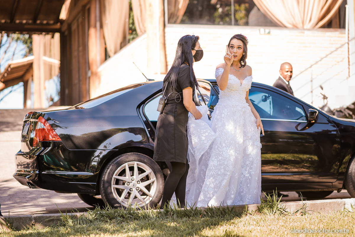 casamento ao ar livre de dia mini wedding vestido de noiva noivo bride wedding inspiration fotografo de casamento em vila velha fotografo de casamento em vitória espirito santo es ninho da roxinha serra por do sol de frente do mar