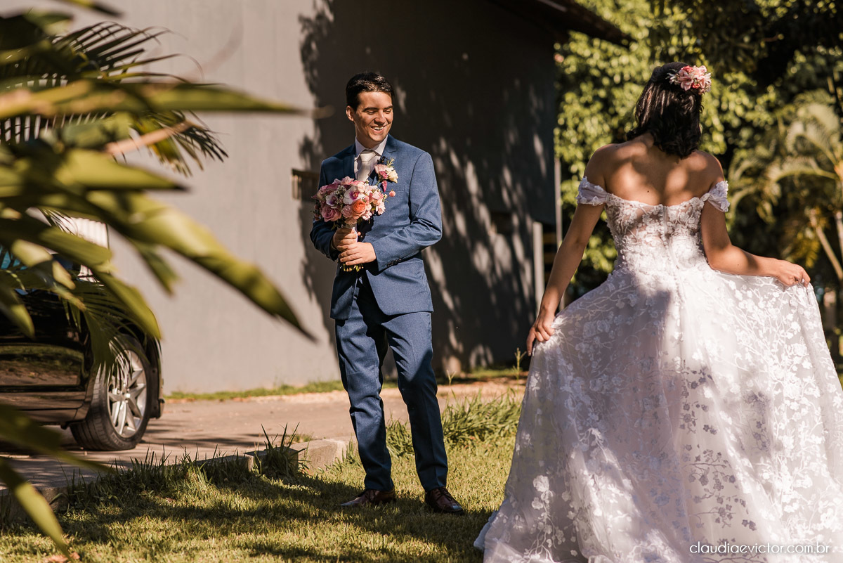 casamento ao ar livre de dia mini wedding vestido de noiva noivo bride wedding inspiration fotografo de casamento em vila velha fotografo de casamento em vitória espirito santo es ninho da roxinha serra por do sol de frente do mar