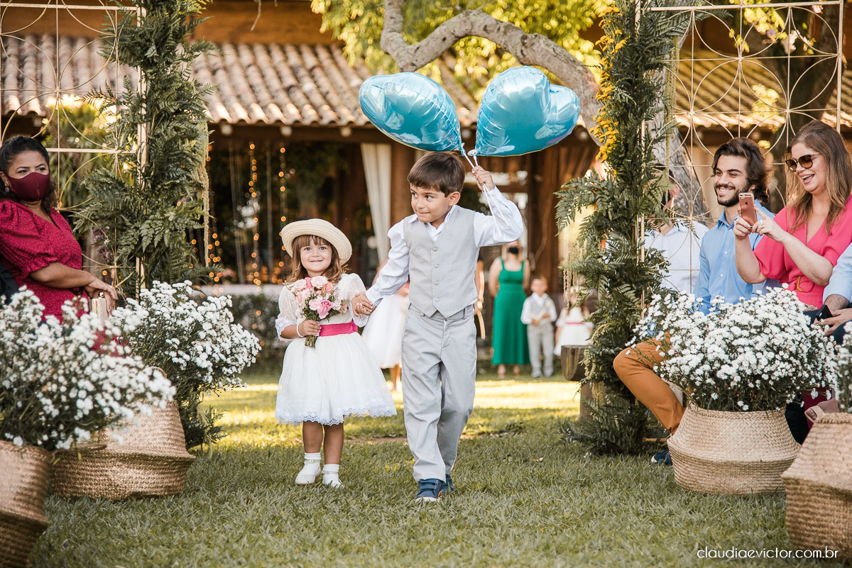 casamento ao ar livre de dia mini wedding vestido de noiva noivo bride wedding inspiration fotografo de casamento em vila velha fotografo de casamento em vitória espirito santo es ninho da roxinha serra por do sol de frente do mar