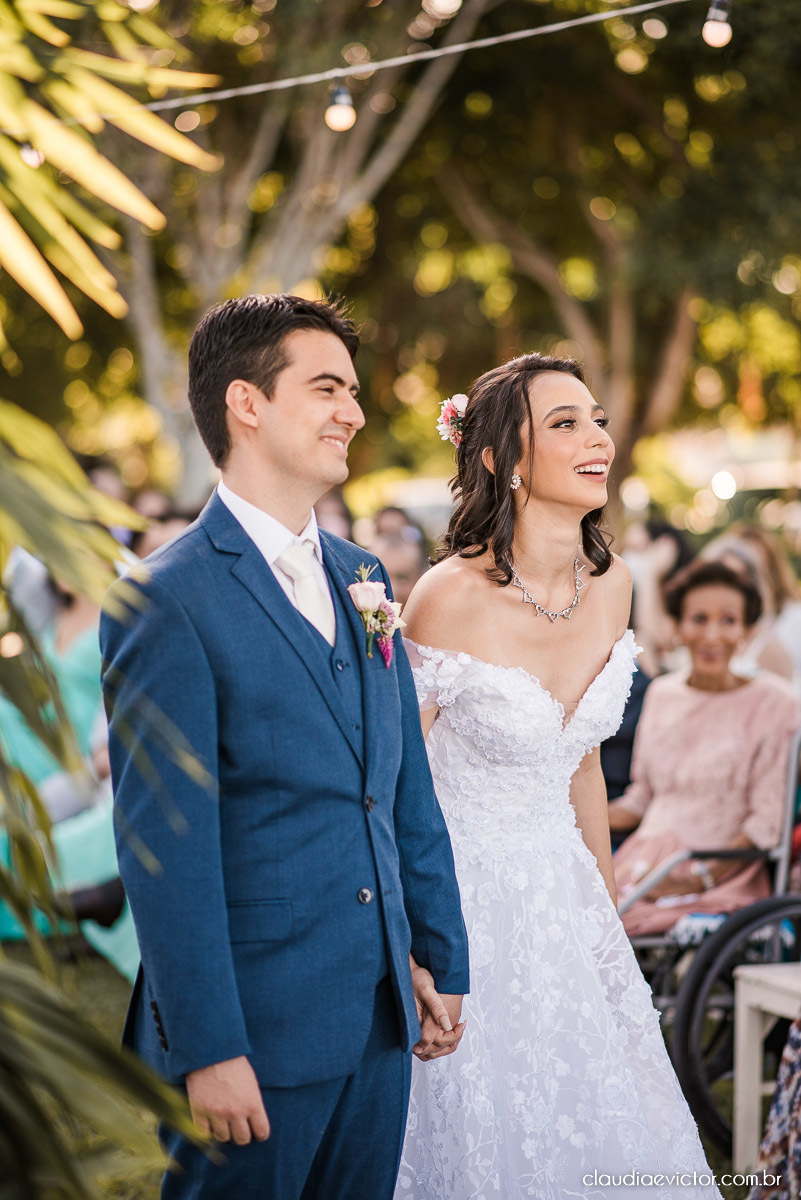 casamento ao ar livre de dia mini wedding vestido de noiva noivo bride wedding inspiration fotografo de casamento em vila velha fotografo de casamento em vitória espirito santo es ninho da roxinha serra por do sol de frente do mar