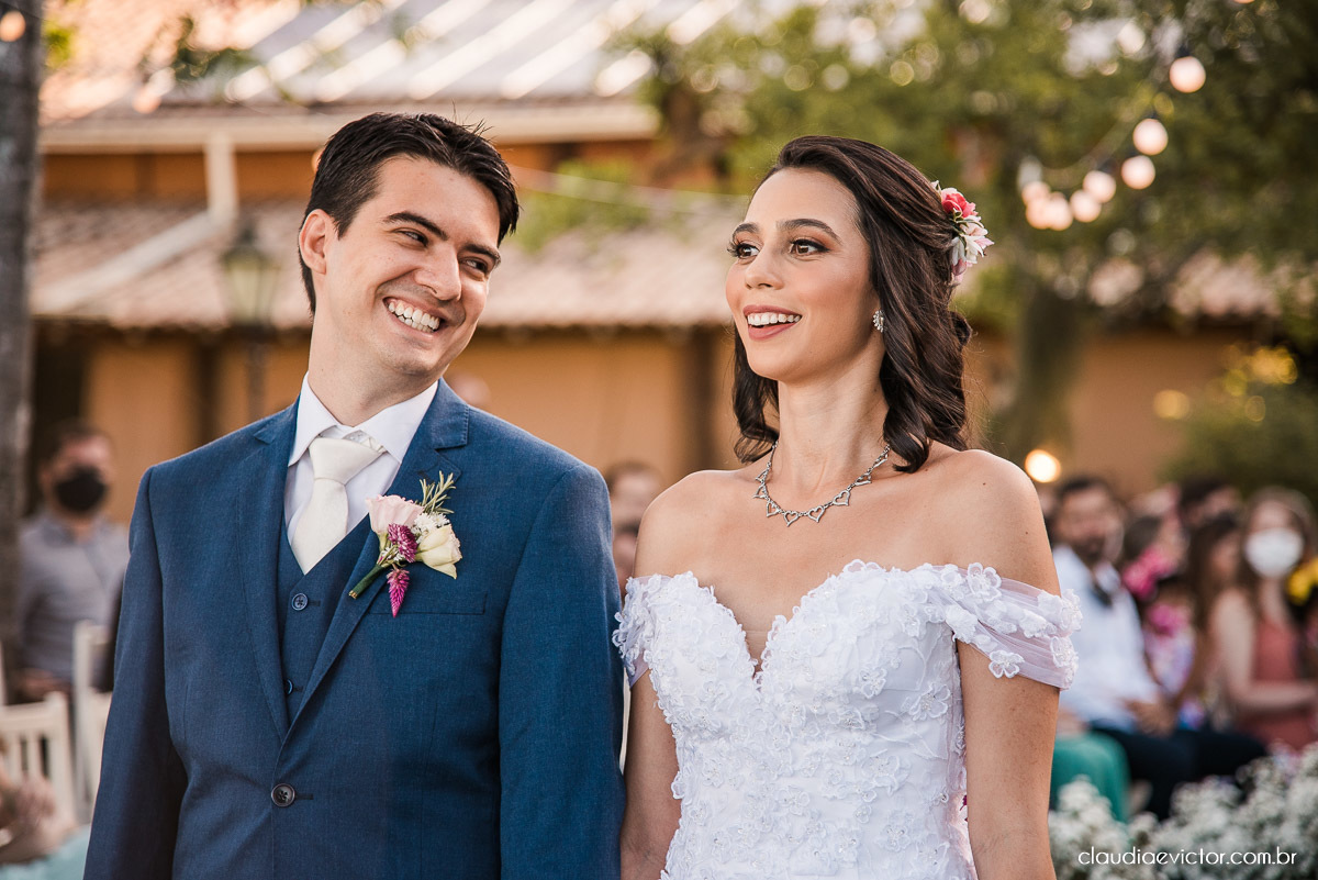 casamento ao ar livre de dia mini wedding vestido de noiva noivo bride wedding inspiration fotografo de casamento em vila velha fotografo de casamento em vitória espirito santo es ninho da roxinha serra por do sol de frente do mar
