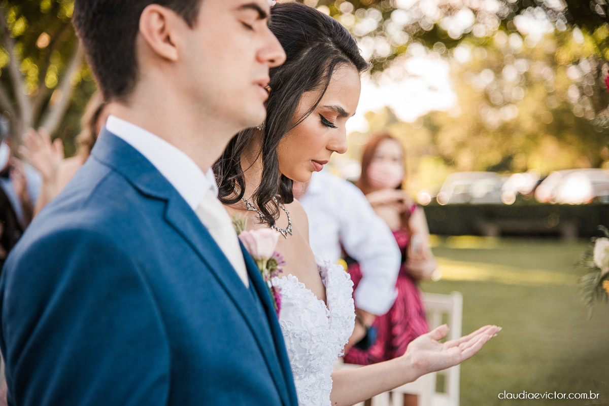 casamento ao ar livre de dia mini wedding vestido de noiva noivo bride wedding inspiration fotografo de casamento em vila velha fotografo de casamento em vitória espirito santo es ninho da roxinha serra por do sol de frente do mar