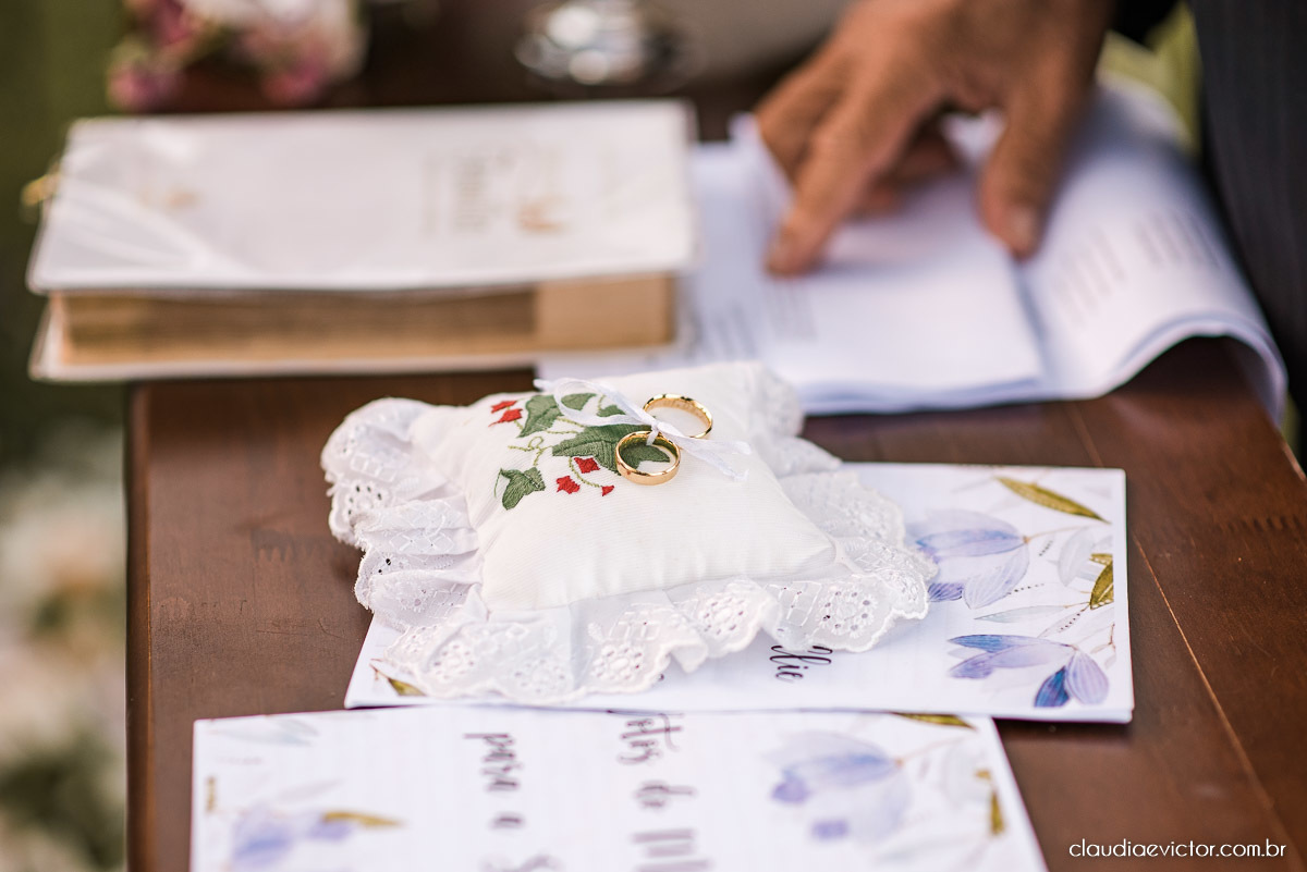 casamento ao ar livre de dia mini wedding vestido de noiva noivo bride wedding inspiration fotografo de casamento em vila velha fotografo de casamento em vitória espirito santo es ninho da roxinha serra por do sol de frente do mar