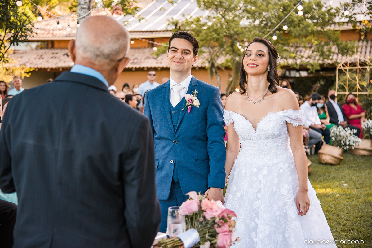 casamento ao ar livre de dia mini wedding vestido de noiva noivo bride wedding inspiration fotografo de casamento em vila velha fotografo de casamento em vitória espirito santo es ninho da roxinha serra por do sol de frente do mar