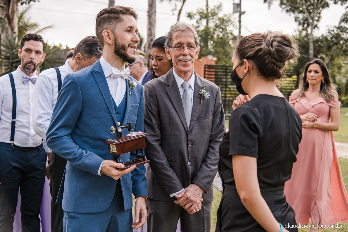 casamento ao ar livre fim de tarde wedding inspiration noivo noiva vestido buquê decoração chácara bambu fotógrafo de casamento em vila velha fotógrafo de casamento em vitória  espirito santo es fotografo de casamento em serra 