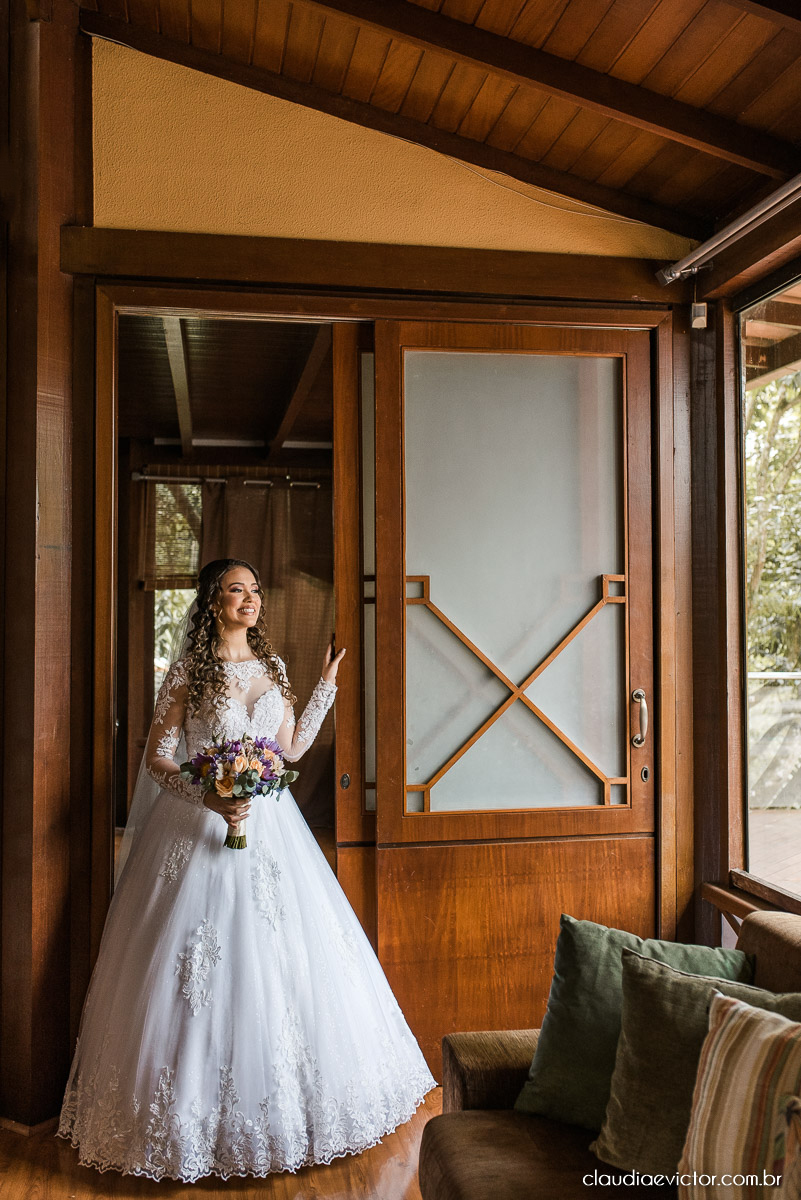 casamento ao ar livre fim de tarde wedding inspiration noivo noiva vestido buquê decoração chácara bambu fotógrafo de casamento em vila velha fotógrafo de casamento em vitória  espirito santo es fotografo de casamento em serra 