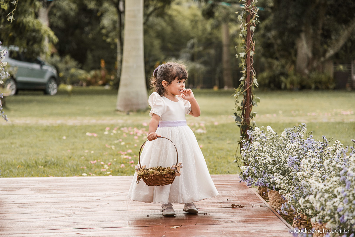 casamento ao ar livre fim de tarde wedding inspiration noivo noiva vestido buquê decoração chácara bambu fotógrafo de casamento em vila velha fotógrafo de casamento em vitória  espirito santo es fotografo de casamento em serra 