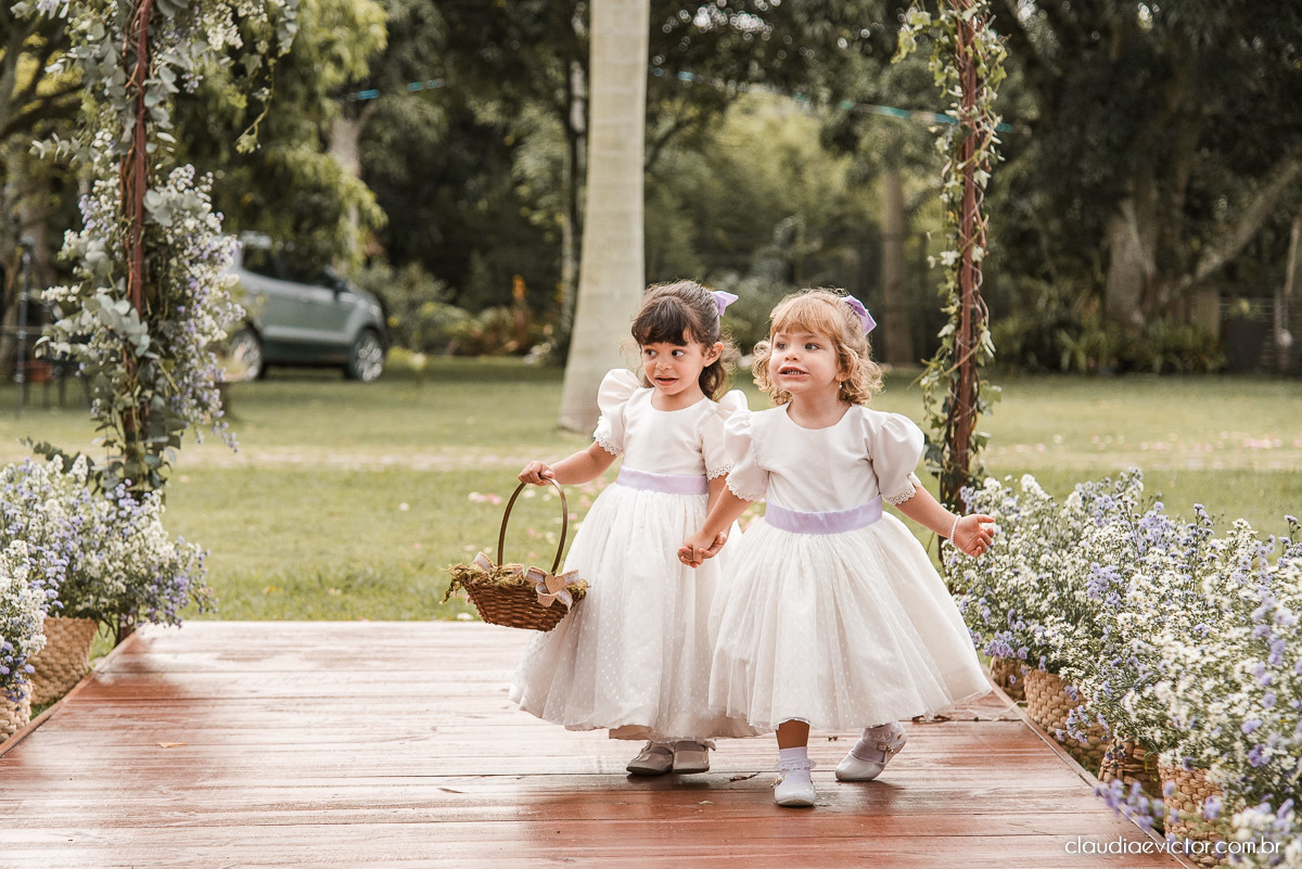 casamento ao ar livre fim de tarde wedding inspiration noivo noiva vestido buquê decoração chácara bambu fotógrafo de casamento em vila velha fotógrafo de casamento em vitória  espirito santo es fotografo de casamento em serra 