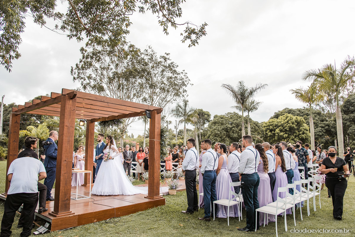 casamento ao ar livre fim de tarde wedding inspiration noivo noiva vestido buquê decoração chácara bambu fotógrafo de casamento em vila velha fotógrafo de casamento em vitória  espirito santo es fotografo de casamento em serra 