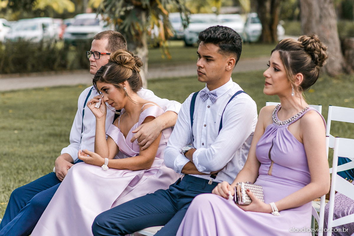 casamento ao ar livre fim de tarde wedding inspiration noivo noiva vestido buquê decoração chácara bambu fotógrafo de casamento em vila velha fotógrafo de casamento em vitória  espirito santo es fotografo de casamento em serra 