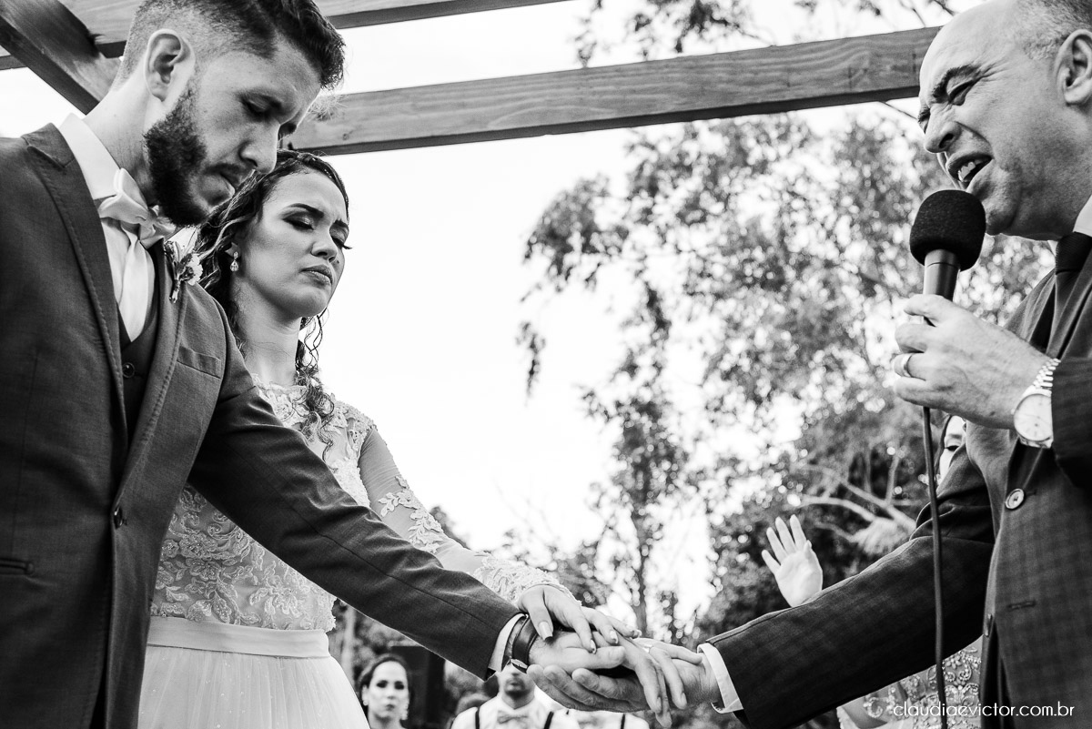 casamento ao ar livre fim de tarde wedding inspiration noivo noiva vestido buquê decoração chácara bambu fotógrafo de casamento em vila velha fotógrafo de casamento em vitória  espirito santo es fotografo de casamento em serra 