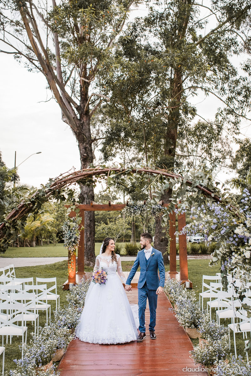 casamento ao ar livre fim de tarde wedding inspiration noivo noiva vestido buquê decoração chácara bambu fotógrafo de casamento em vila velha fotógrafo de casamento em vitória  espirito santo es fotografo de casamento em serra 