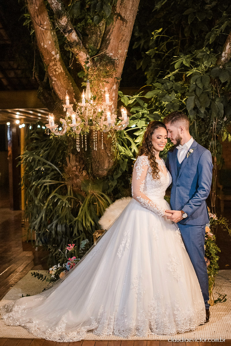 casamento ao ar livre fim de tarde wedding inspiration noivo noiva vestido buquê decoração chácara bambu fotógrafo de casamento em vila velha fotógrafo de casamento em vitória  espirito santo es fotografo de casamento em serra 