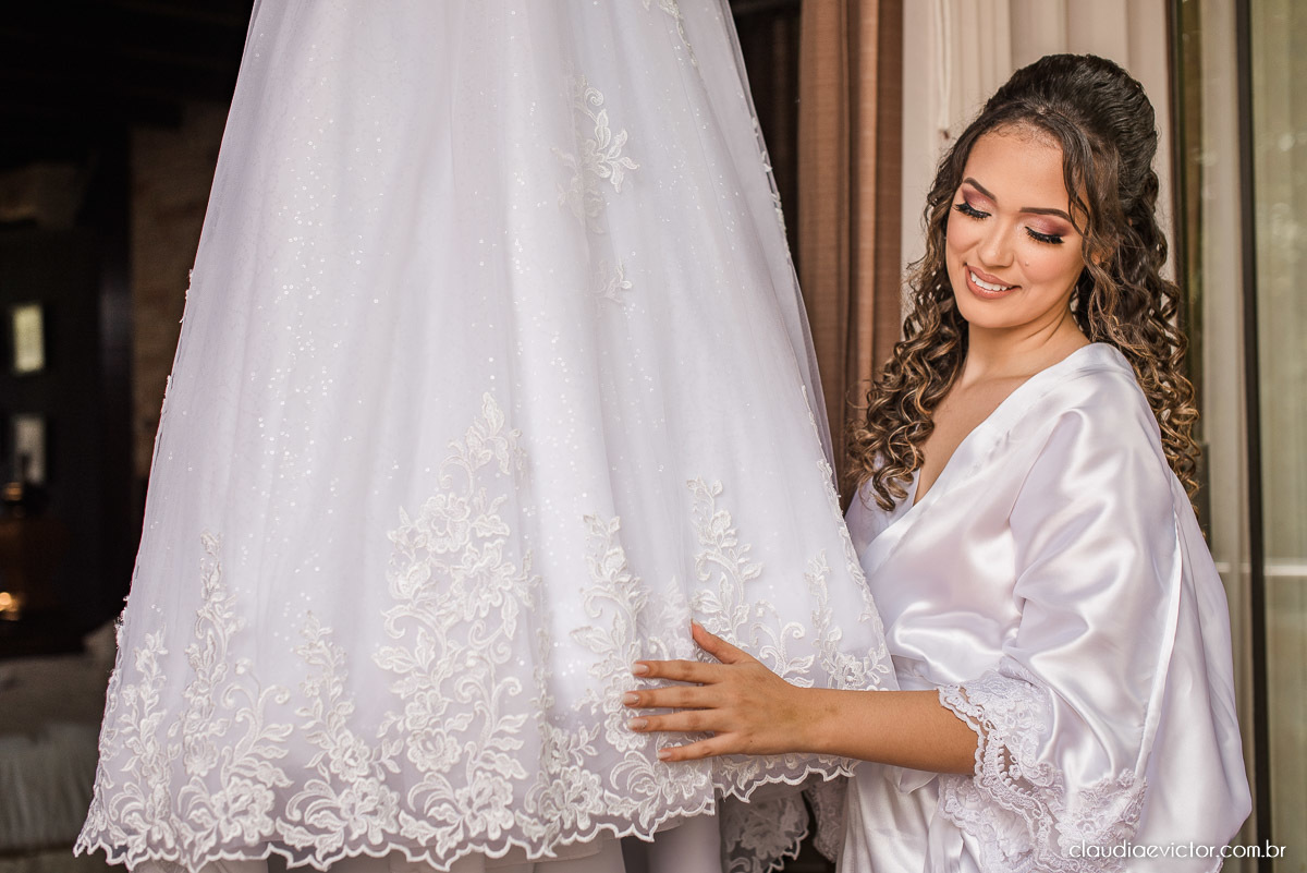 casamento ao ar livre fim de tarde wedding inspiration noivo noiva vestido buquê decoração chácara bambu fotógrafo de casamento em vila velha fotógrafo de casamento em vitória  espirito santo es fotografo de casamento em serra 