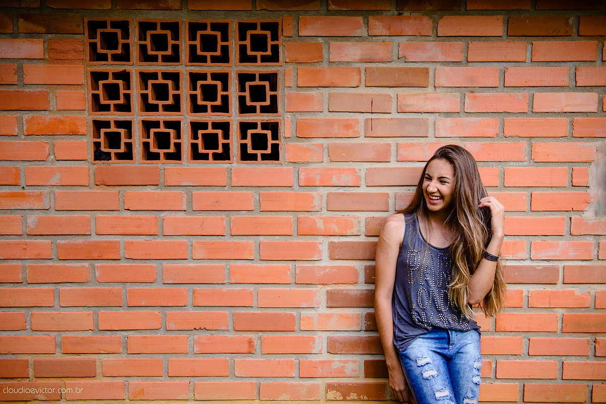 Lindo ensaio feminino de 15 anos realizado no Tecnotruta em Ibitirama ES com lindas paisagens e flores por fotógrafos de casamento de Vila Velha fotógrafos de casamento de Vitória fotógrafos de casamento de Serra Espirito Santo