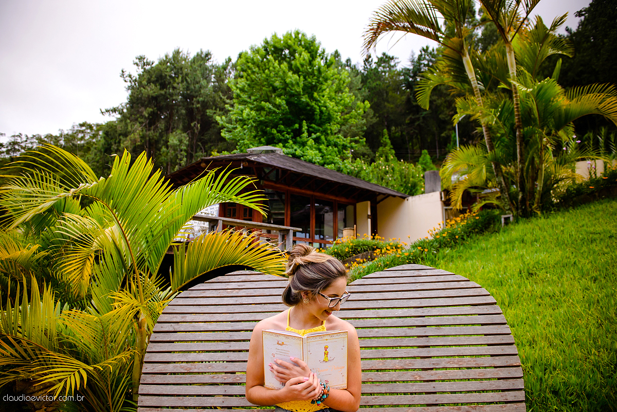 Lindo ensaio feminino de 15 anos realizado no Tecnotruta em Ibitirama ES com lindas paisagens e flores por fotógrafos de casamento de Vila Velha fotógrafos de casamento de Vitória fotógrafos de casamento de Serra Espirito Santo