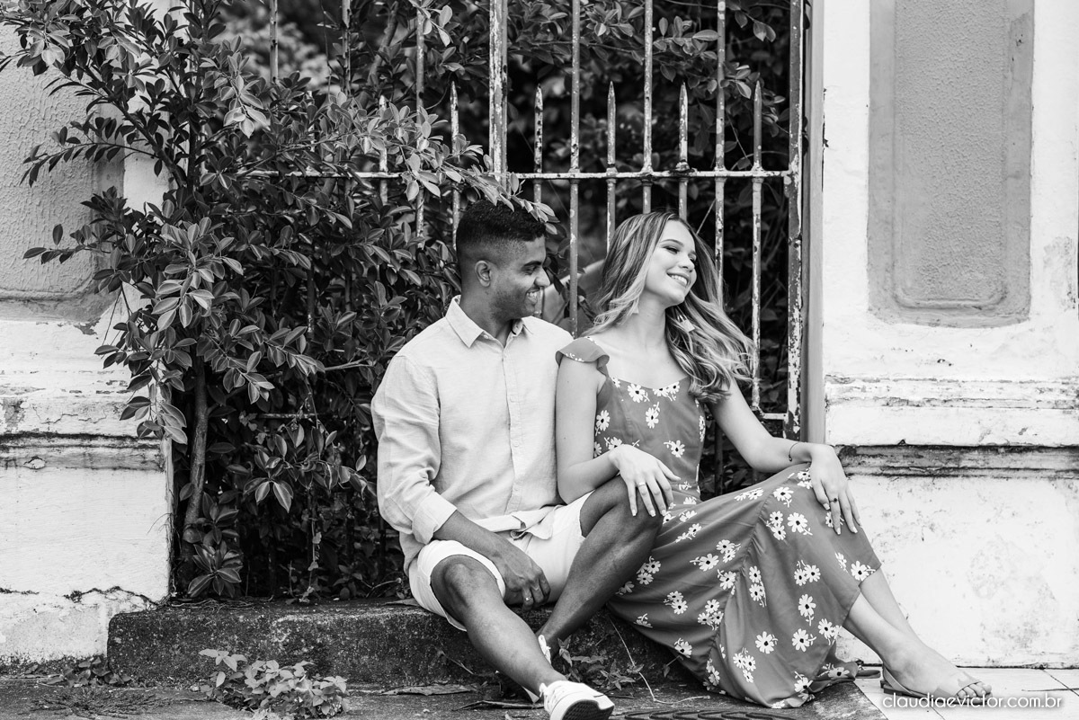 ensaio de casal com noivo noiva por do sol terceira ponte fotógrafo de casamento em vitória fotógrafo de casamento em vila velha fotógrafo de casamento em serra espirito santo es noivado noivas pré wedding 