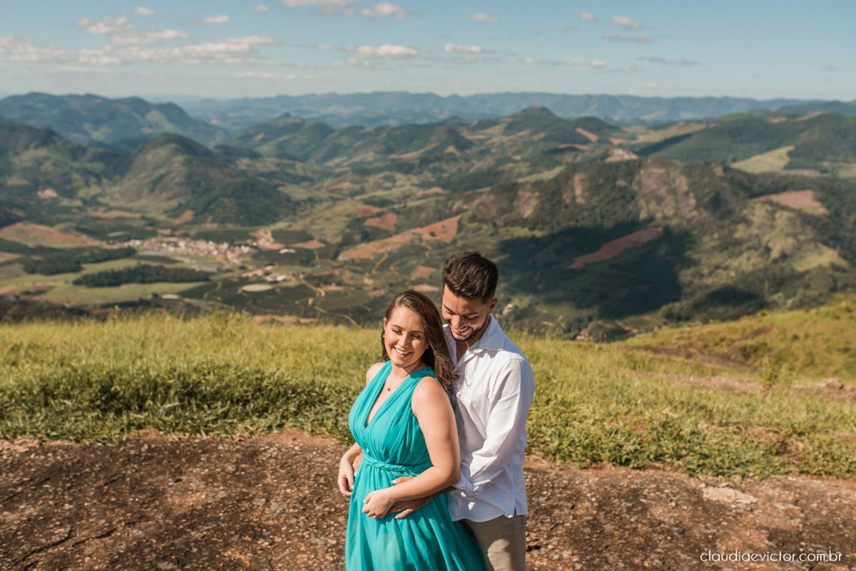 ensaio namoro pre wedding casal casamento itarana igreja santa luzia por do sol montanha fotógrafo de casamento em vila velha fotógrafo de casamento em serra fotógrafo de casamento em vitória espirito santo es noiva noivo wedding inspiration