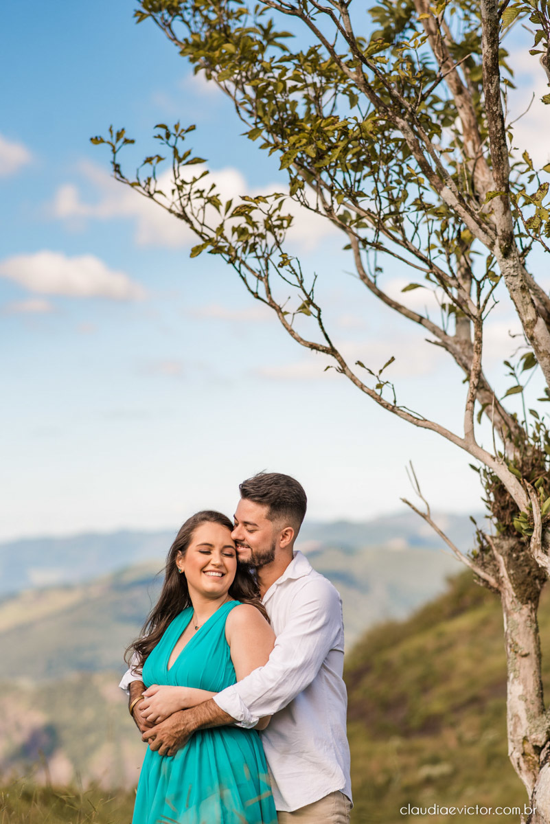 ensaio namoro pre wedding casal casamento itarana igreja santa luzia por do sol montanha fotógrafo de casamento em vila velha fotógrafo de casamento em serra fotógrafo de casamento em vitória espirito santo es noiva noivo wedding inspiration