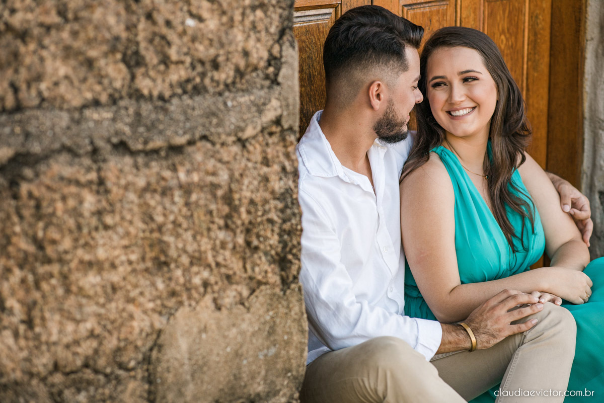 ensaio namoro pre wedding casal casamento itarana igreja santa luzia por do sol montanha fotógrafo de casamento em vila velha fotógrafo de casamento em serra fotógrafo de casamento em vitória espirito santo es noiva noivo wedding inspiration