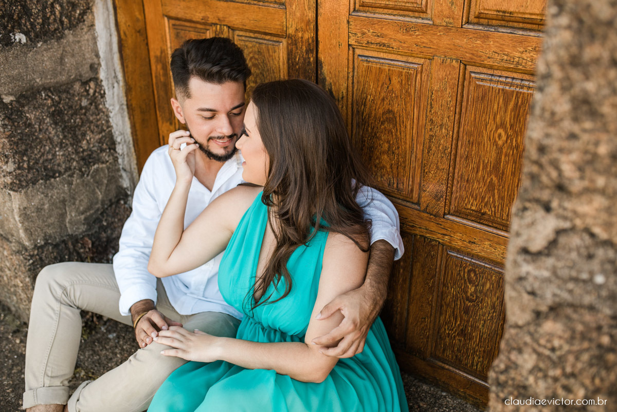 ensaio namoro pre wedding casal casamento itarana igreja santa luzia por do sol montanha fotógrafo de casamento em vila velha fotógrafo de casamento em serra fotógrafo de casamento em vitória espirito santo es noiva noivo wedding inspiration