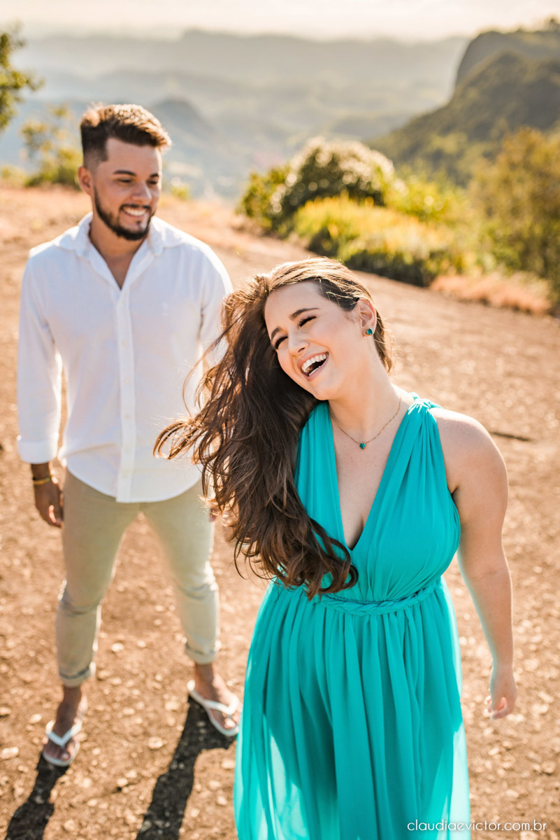 ensaio namoro pre wedding casal casamento itarana igreja santa luzia por do sol montanha fotógrafo de casamento em vila velha fotógrafo de casamento em serra fotógrafo de casamento em vitória espirito santo es noiva noivo wedding inspiration