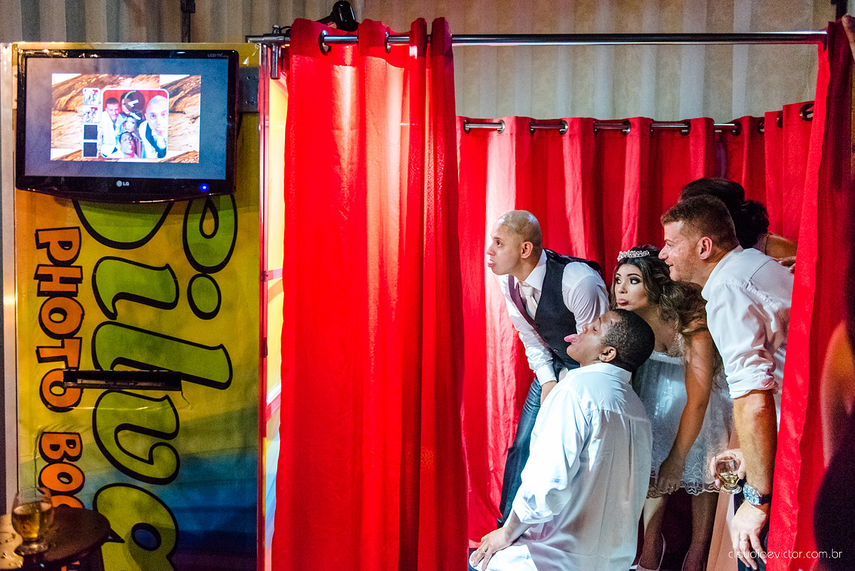 Lindo casamento com noivo e noiva vestido ensaio externo em Pedra Azul por fotógrafos de casamento de Vila Velha fotógrafos de casamento de Vitória fotógrafos de casamento de Serra Espirito Santo ES