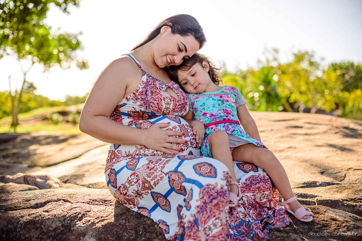 Ensaio fotográfico de gestante e família realizado no Parque Pedra da Cebola Vitória por fotógrafos de casamento de Vila Velha fotógrafos de casamento de Vitória fotógrafos de casamento de Serra Espirito Santo ES
