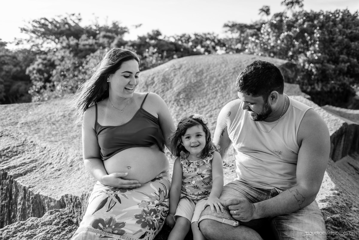 Ensaio fotográfico de gestante e família realizado no Parque Pedra da Cebola Vitória por fotógrafos de casamento de Vila Velha fotógrafos de casamento de Vitória fotógrafos de casamento de Serra Espirito Santo ES