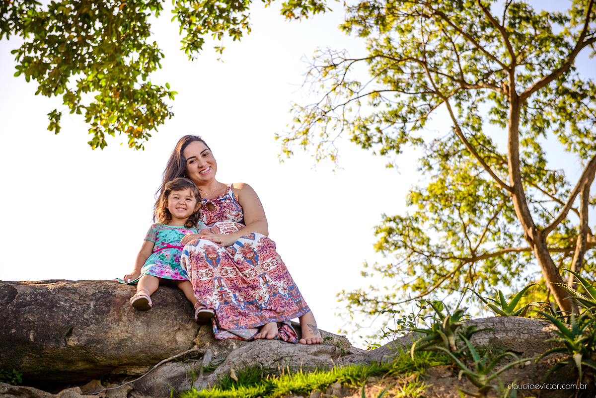 Ensaio fotográfico de gestante e família realizado no Parque Pedra da Cebola Vitória por fotógrafos de casamento de Vila Velha fotógrafos de casamento de Vitória fotógrafos de casamento de Serra Espirito Santo ES
