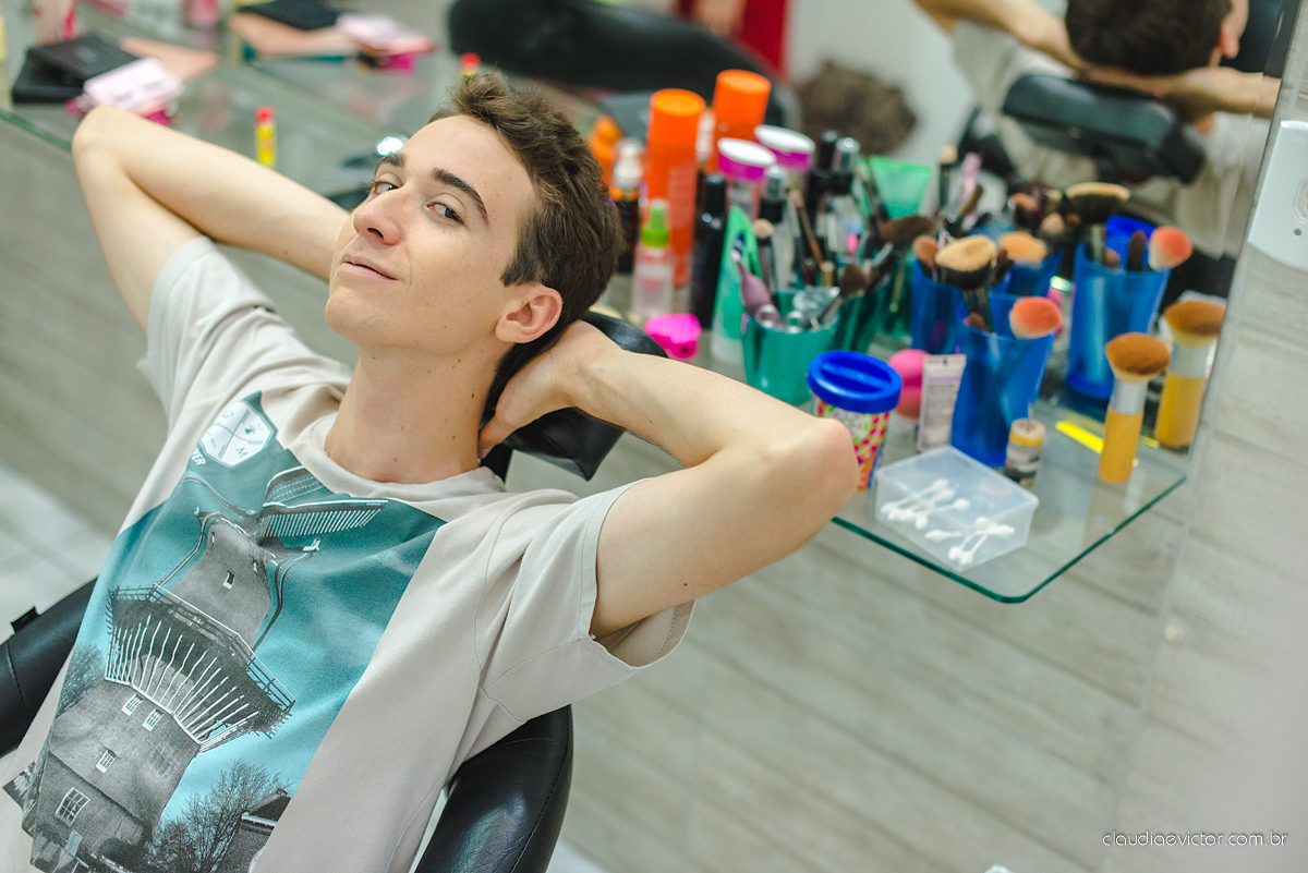 Lindo casamento ao ar livre de dia realizado por fotógrafos de casamento de Vila Velha fotógrafos de casamento de Vitória fotógrafos de casamento de Serra Espirito Santo ES com noivo e noiva