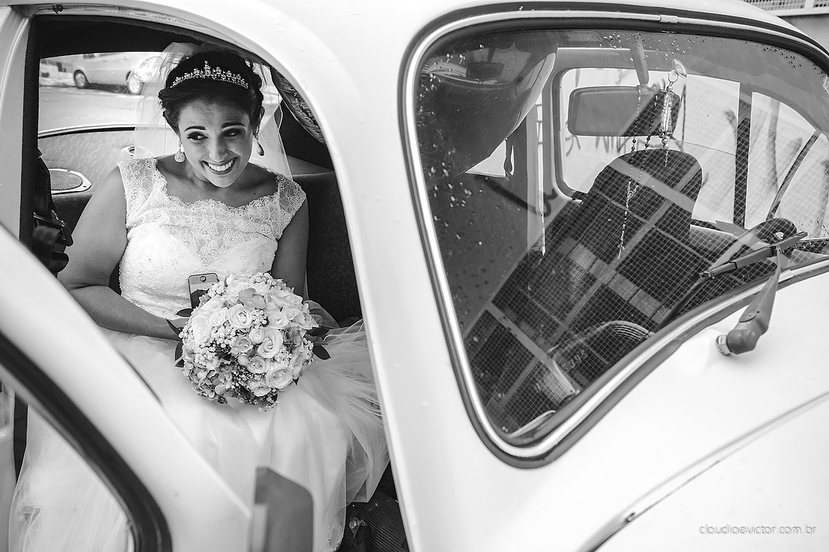 Lindo casamento ao ar livre de dia realizado por fotógrafos de casamento de Vila Velha fotógrafos de casamento de Vitória fotógrafos de casamento de Serra Espirito Santo ES com noivo e noiva