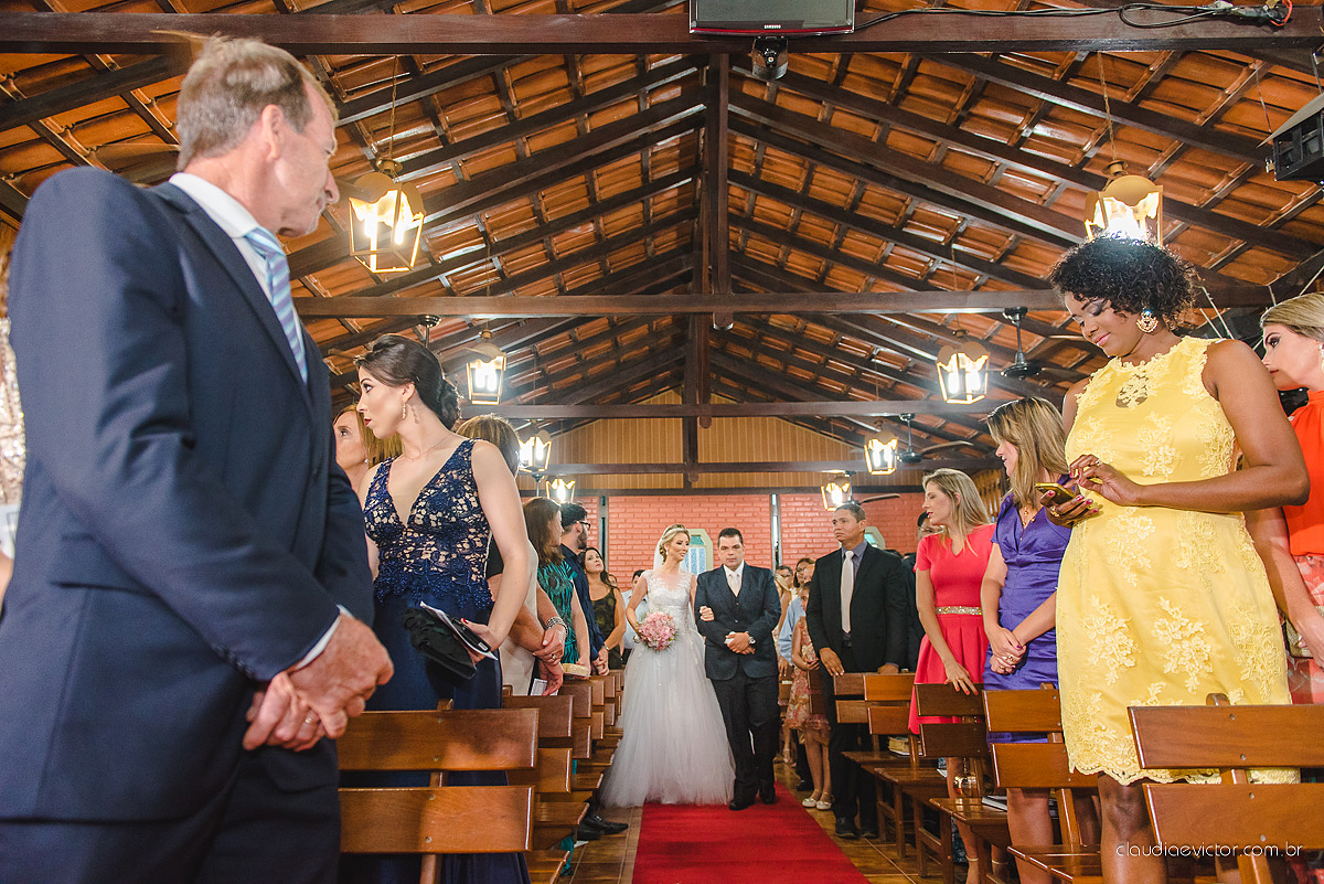 casamento lindo realizado na igreja Maranata Cariacica com noivos e noivas fotógrafos de casamento de Vila Velha fotógrafos de casamento de Vitória fotógrafos de casamento de Serra Espirito Santo ES