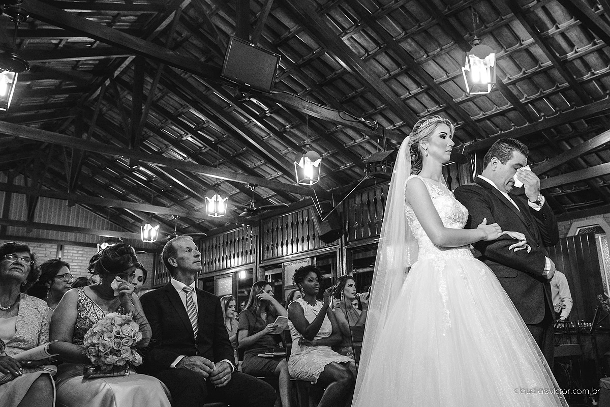 casamento lindo realizado na igreja Maranata Cariacica com noivos e noivas fotógrafos de casamento de Vila Velha fotógrafos de casamento de Vitória fotógrafos de casamento de Serra Espirito Santo ES