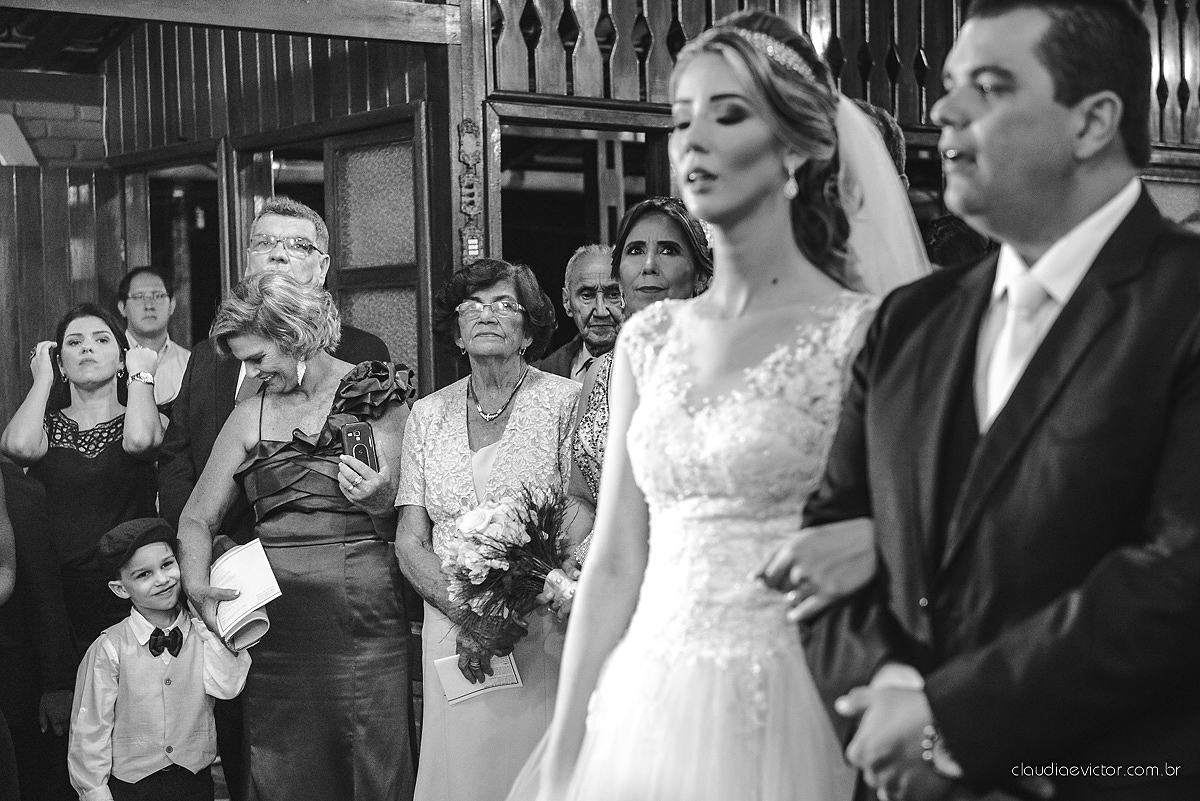 casamento lindo realizado na igreja Maranata Cariacica com noivos e noivas fotógrafos de casamento de Vila Velha fotógrafos de casamento de Vitória fotógrafos de casamento de Serra Espirito Santo ES