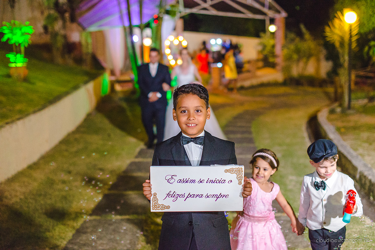casamento lindo realizado na igreja Maranata Cariacica com noivos e noivas fotógrafos de casamento de Vila Velha fotógrafos de casamento de Vitória fotógrafos de casamento de Serra Espirito Santo ES