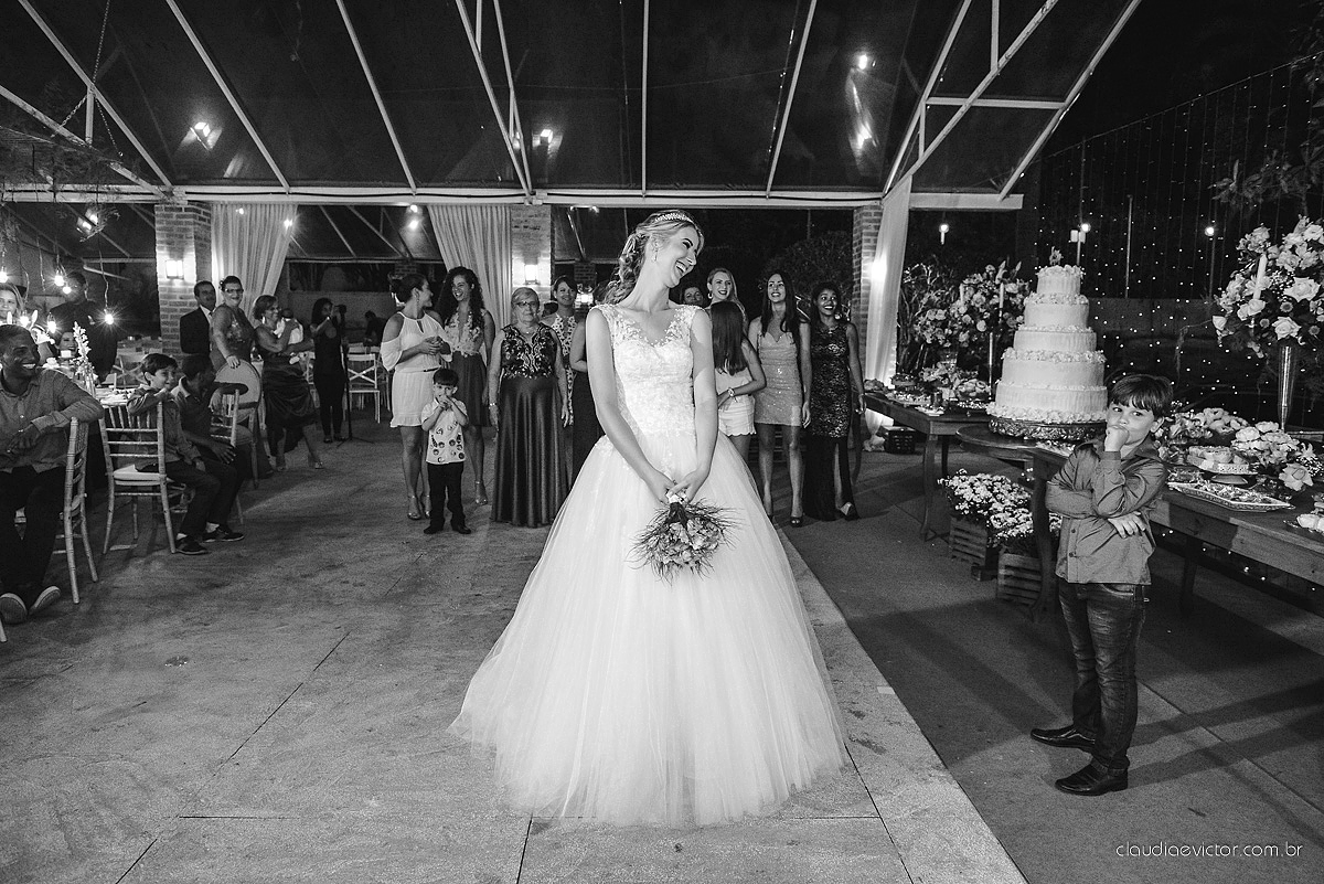 casamento lindo realizado na igreja Maranata Cariacica com noivos e noivas fotógrafos de casamento de Vila Velha fotógrafos de casamento de Vitória fotógrafos de casamento de Serra Espirito Santo ES