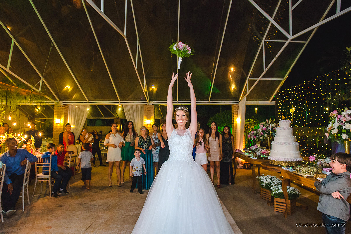 casamento lindo realizado na igreja Maranata Cariacica com noivos e noivas fotógrafos de casamento de Vila Velha fotógrafos de casamento de Vitória fotógrafos de casamento de Serra Espirito Santo ES