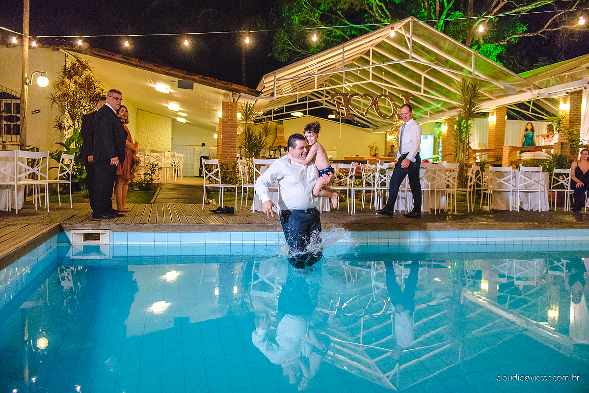 casamento lindo realizado na igreja Maranata Cariacica com noivos e noivas fotógrafos de casamento de Vila Velha fotógrafos de casamento de Vitória fotógrafos de casamento de Serra Espirito Santo ES