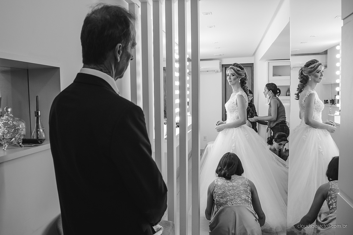 casamento lindo realizado na igreja Maranata Cariacica com noivos e noivas fotógrafos de casamento de Vila Velha fotógrafos de casamento de Vitória fotógrafos de casamento de Serra Espirito Santo ES