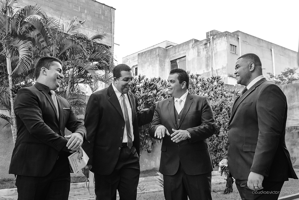 casamento lindo realizado na igreja Maranata Cariacica com noivos e noivas fotógrafos de casamento de Vila Velha fotógrafos de casamento de Vitória fotógrafos de casamento de Serra Espirito Santo ES