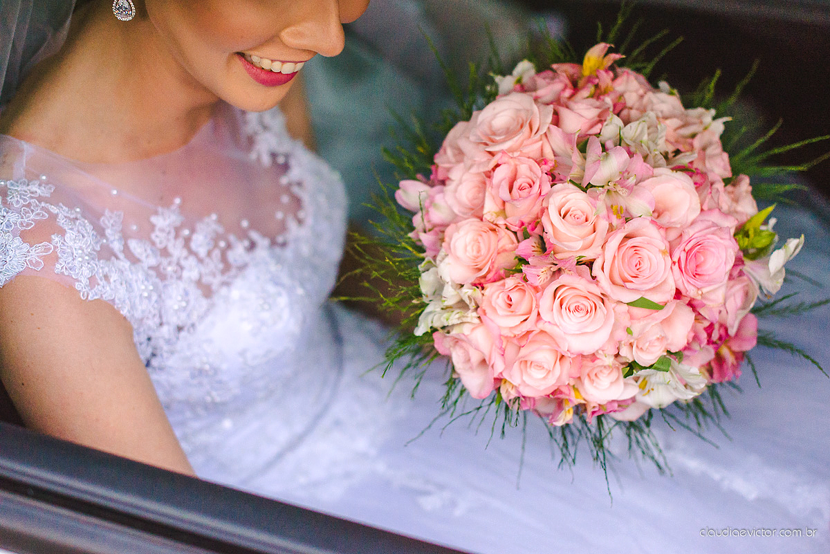 casamento lindo realizado na igreja Maranata Cariacica com noivos e noivas fotógrafos de casamento de Vila Velha fotógrafos de casamento de Vitória fotógrafos de casamento de Serra Espirito Santo ES